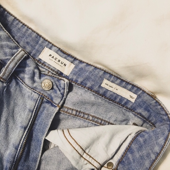 pacsun high waist light wash mom shorts - Picture 3 of 5